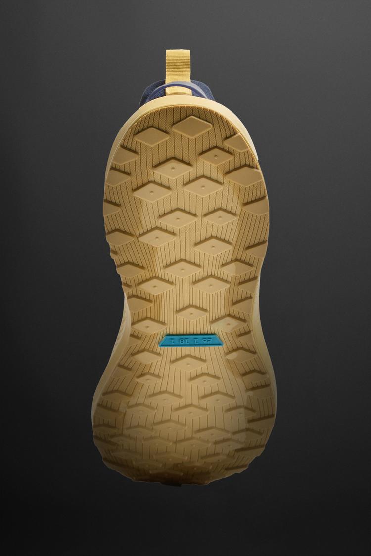 ZAPATILLA DEPORTIVA
